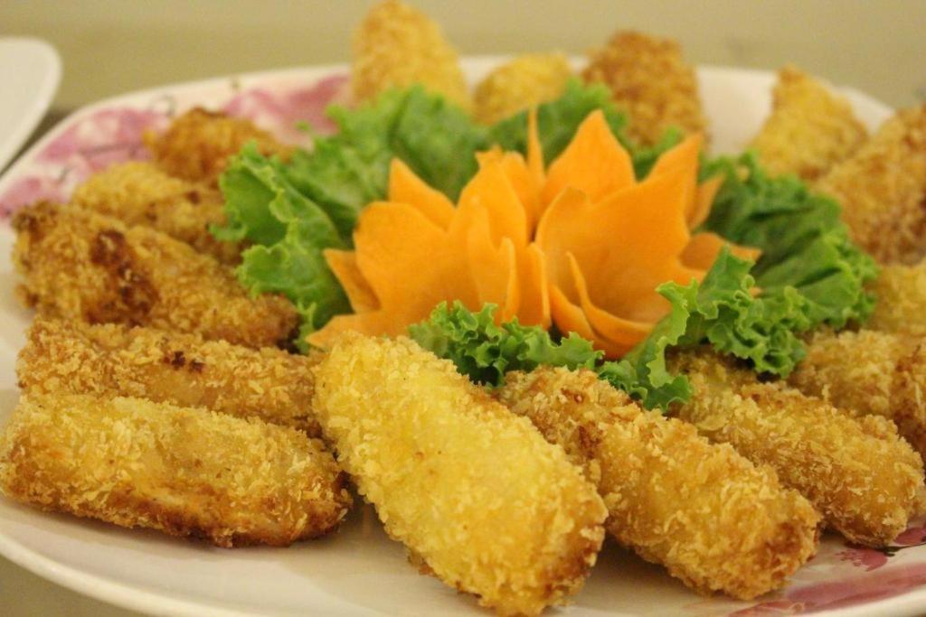 Khách sạn Mai Charming & Travel 3*